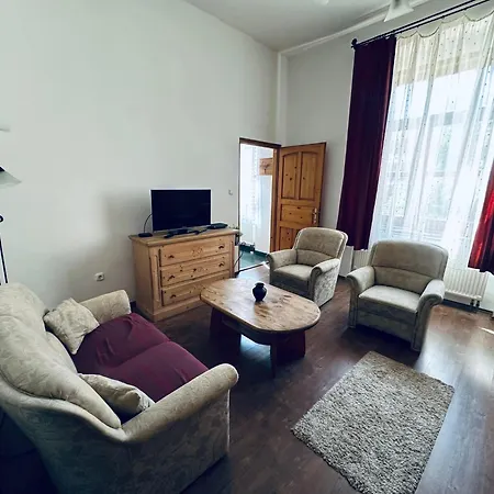 Central Apartment *